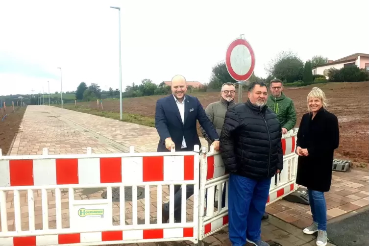 Das Neubaugebiet „Am Sonnenberg“ in Hermersberg ist erschlossen. Bauanträge können eingereicht werden, erste Anträge liegen vor.